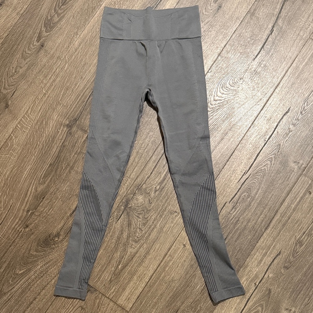 Alo Yoga Seamless Rib Leggings Gray S/M